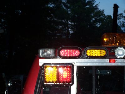 /i/CMT Images/Truck_light120.jpg